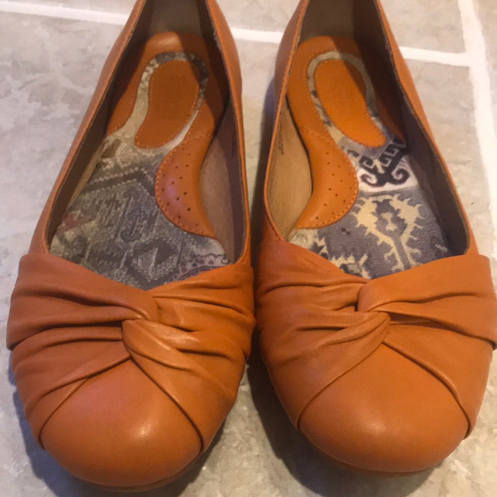 Born leather shoes